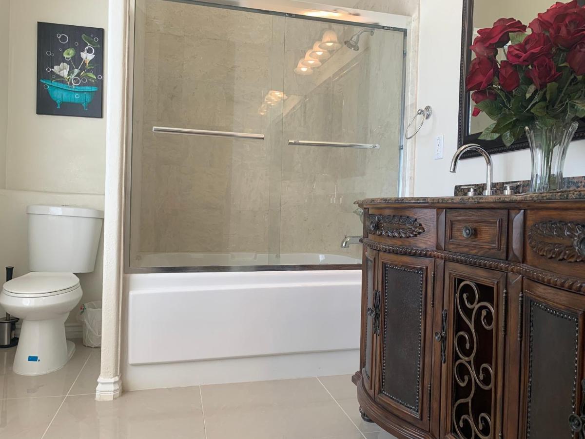 Luxhome Rooms In Mansion ริเวอร์ไซด์ ภายนอก รูปภาพ